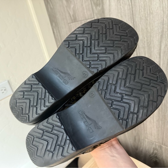 Dansko|Paisley velvet (tapestry style) clogs with embellishment••••Size 10.5-11 - Picture 13 of 16